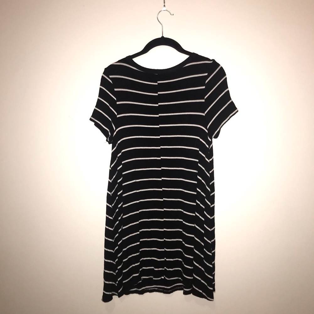 🖤 CUTE B&W STRIPED T-SHIRT DRESS 🤍 - Picture 3 of 3